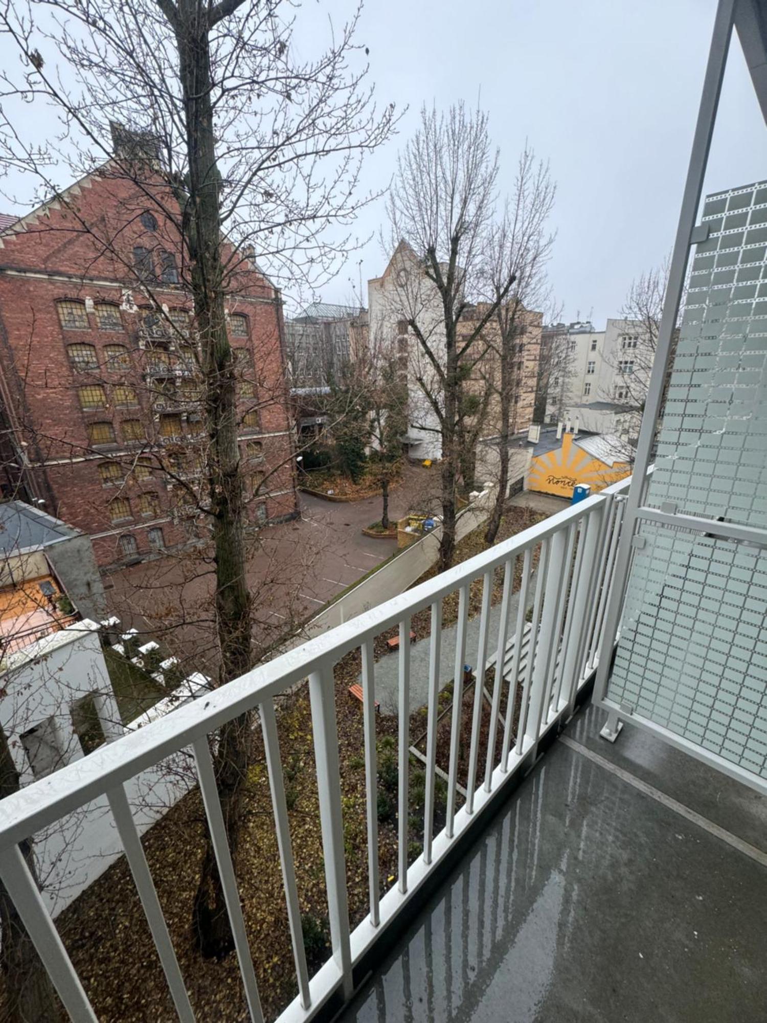 Przy Placu Wolnosci Apartment *